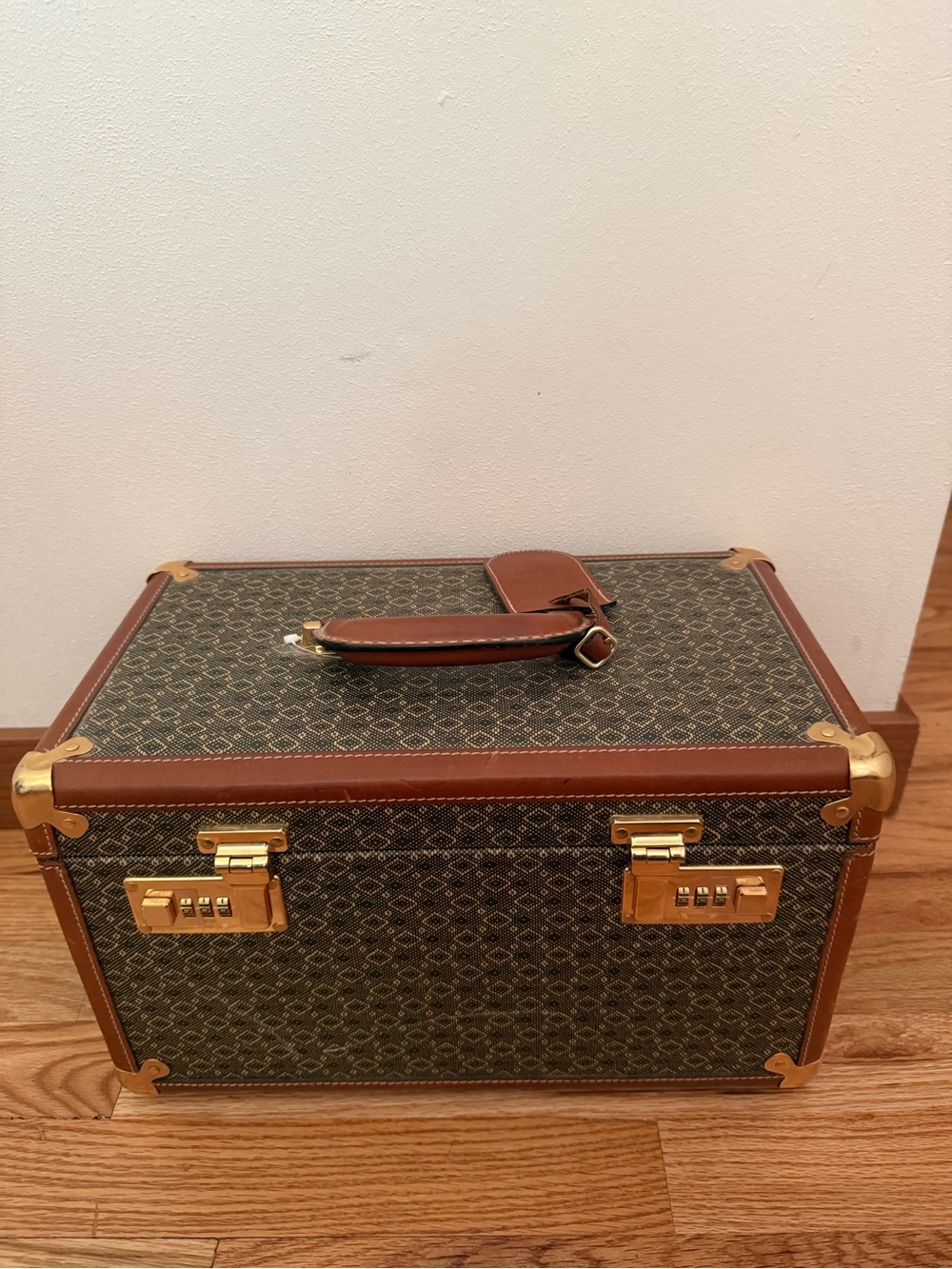 VTG Hartmann Luggage Wings Collection Cognac Leather Trim Cosmetic Make Up Trunk